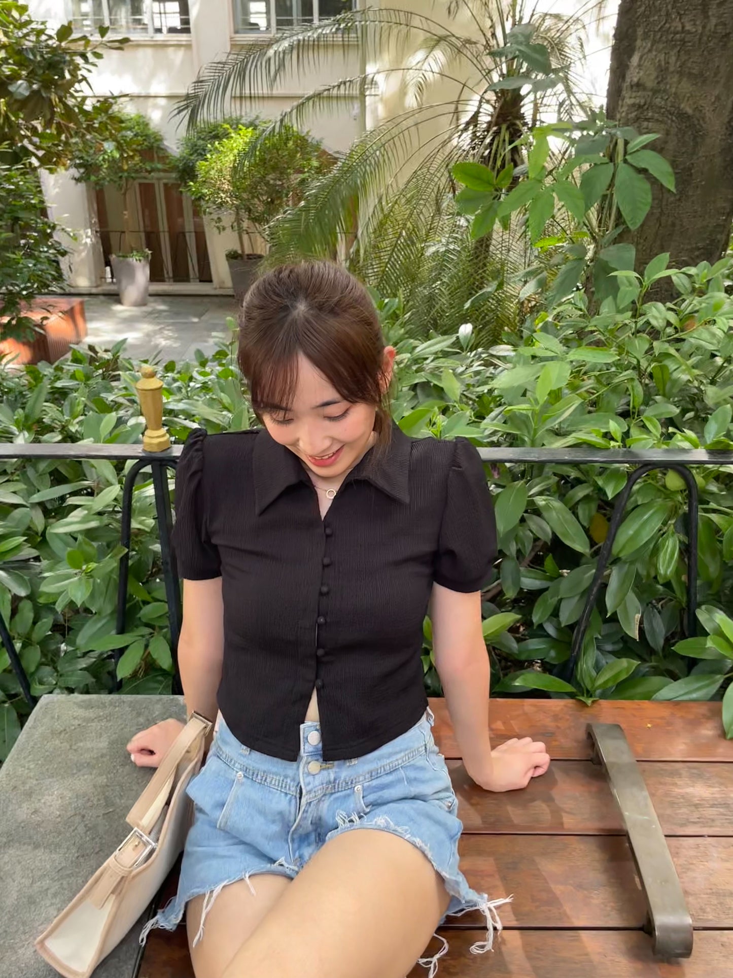 泡泡袖翻領復古感上衣