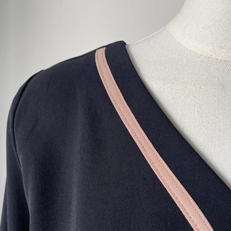 Y-Line V-Neck Long Sleeve Top