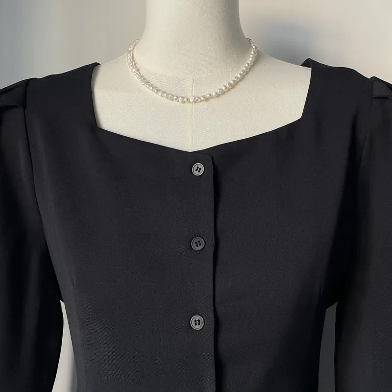 Heart Collar Slim-fIt Blouse (2colors)
