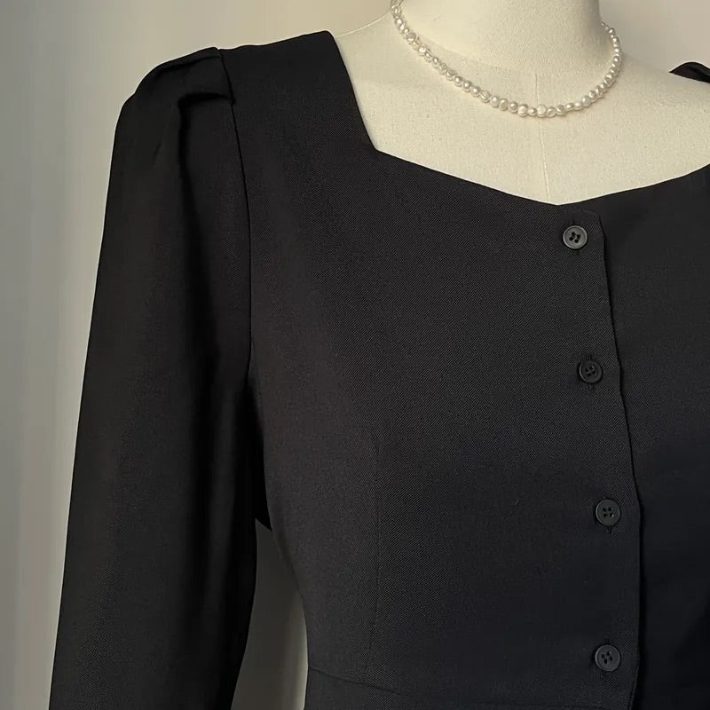Heart Collar Slim-fIt Blouse (2colors)