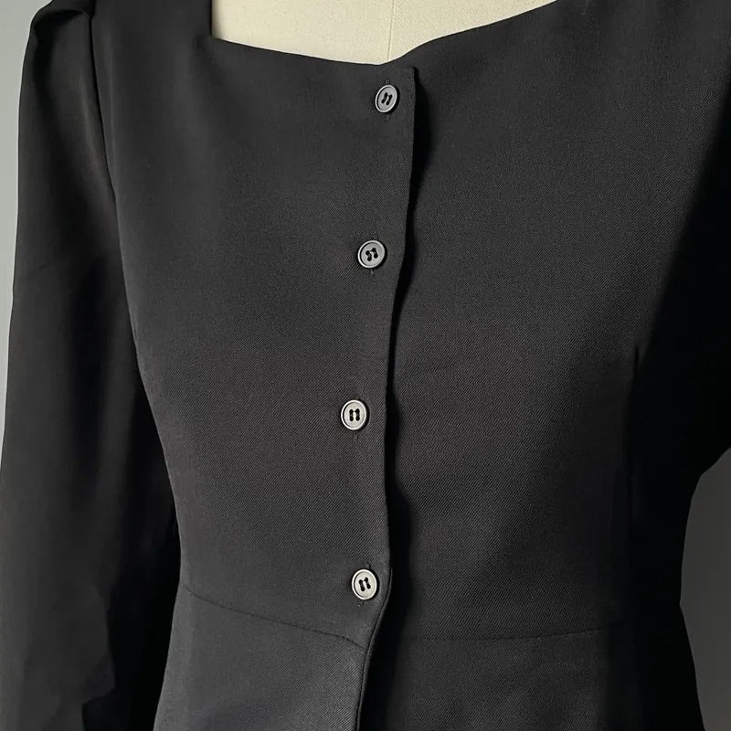 Heart Collar Slim-fIt Blouse (2colors)