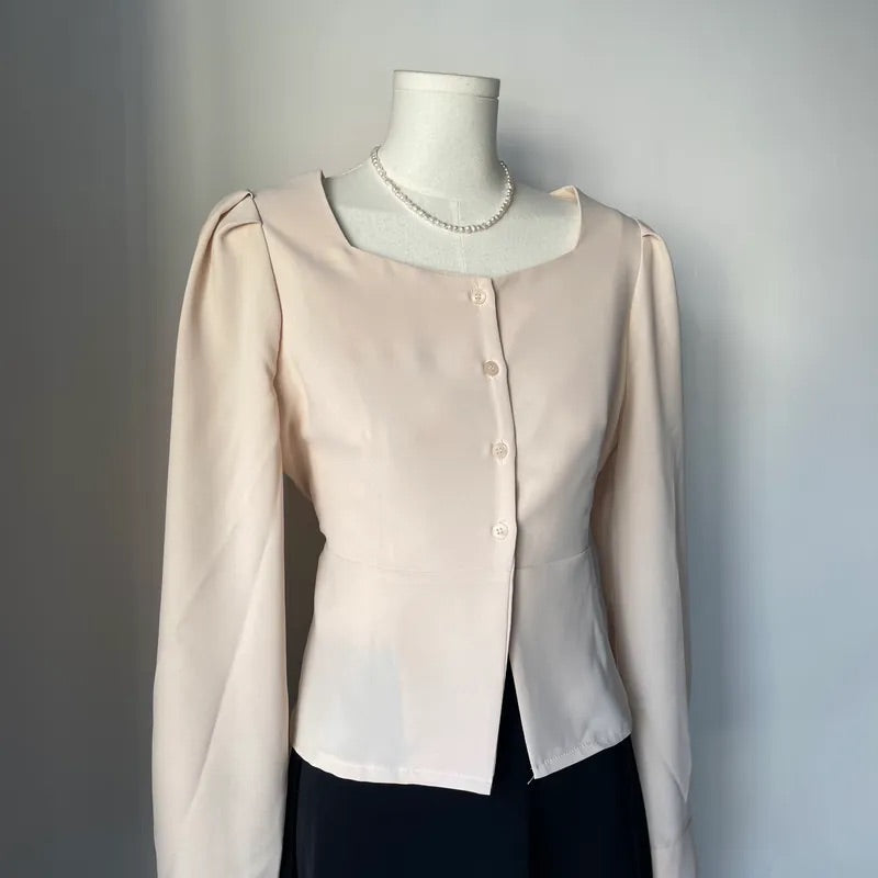 Heart Collar Slim-fIt Blouse (2colors)
