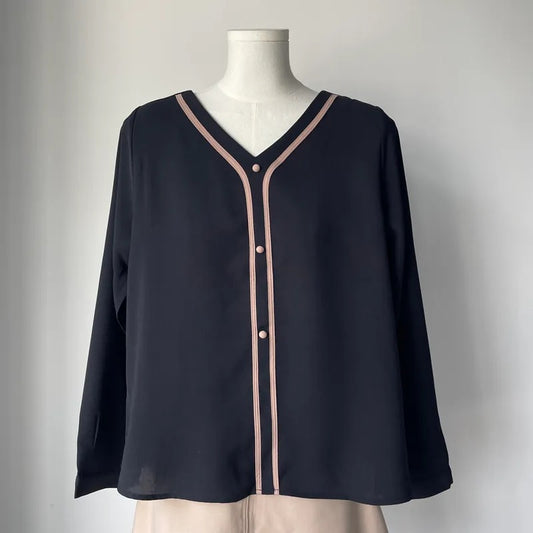 Y-Line V-Neck Long Sleeve Top