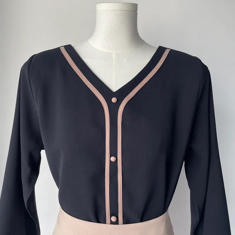 Y-Line V-Neck Long Sleeve Top