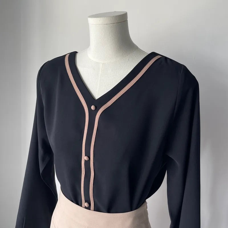 Y-Line V-Neck Long Sleeve Top