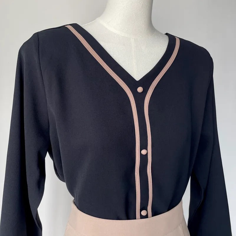 Y-Line V-Neck Long Sleeve Top