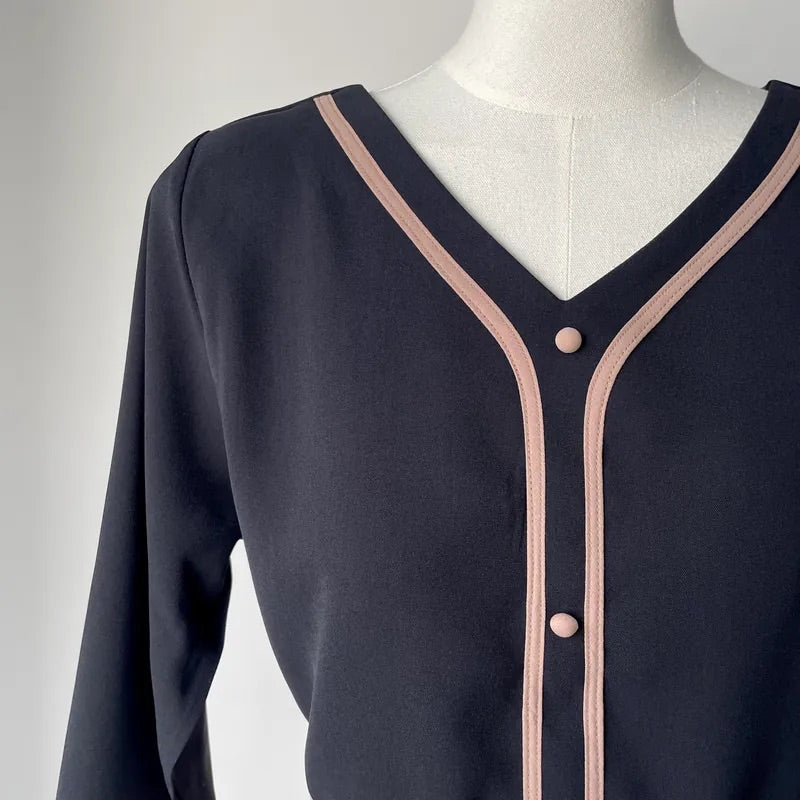 Y-Line V-Neck Long Sleeve Top