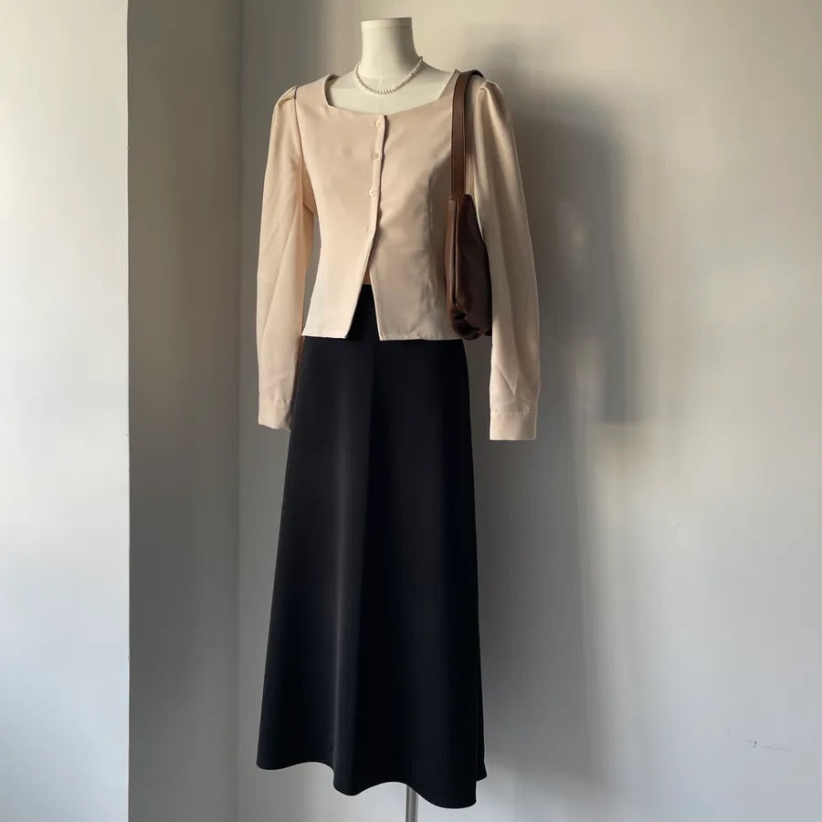 Heart Collar Slim-fIt Blouse (2colors)