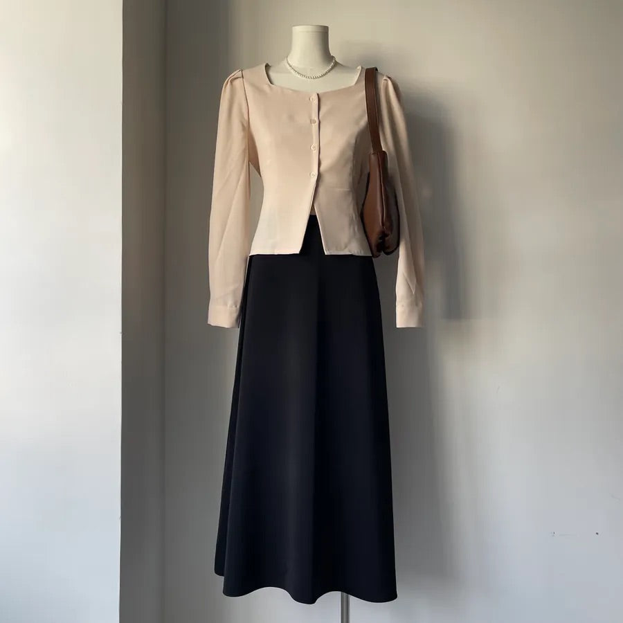 Heart Collar Slim-fIt Blouse (2colors)