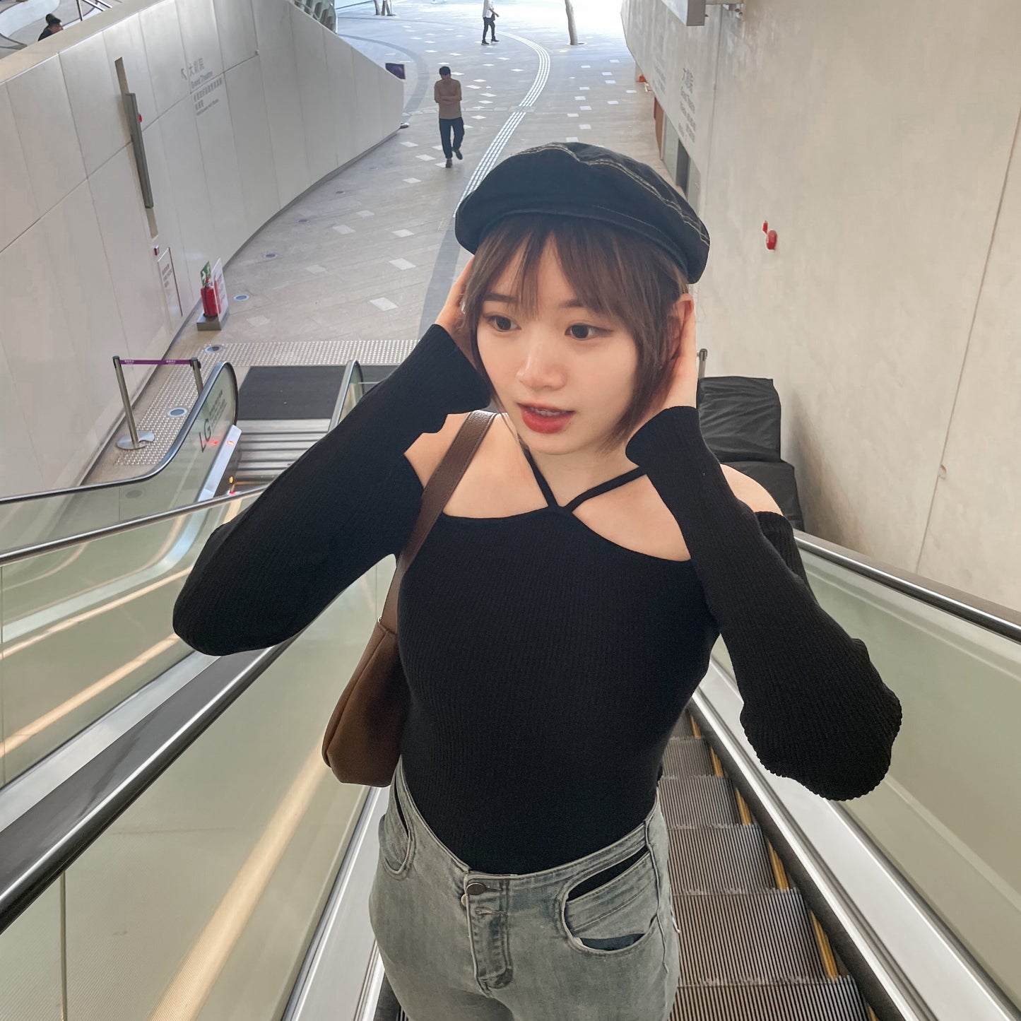 菱形小吊帶掛頸露肩上衣