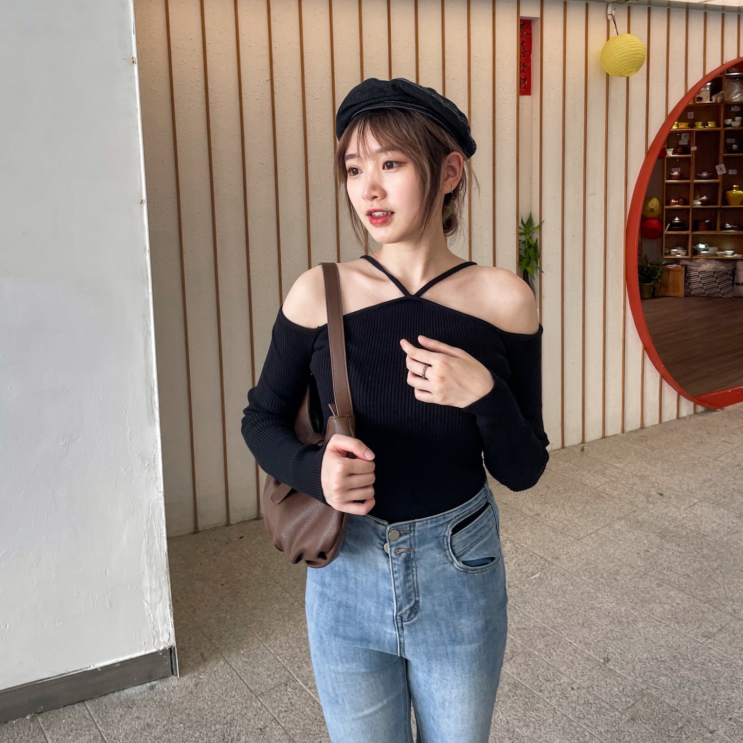 菱形小吊帶掛頸露肩上衣